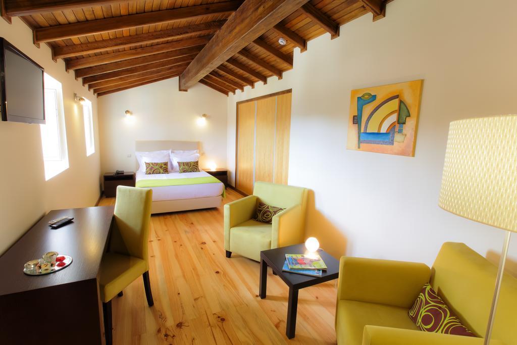 Up Quinta Dos Meireles Albergaria-a-Velha Chambre photo